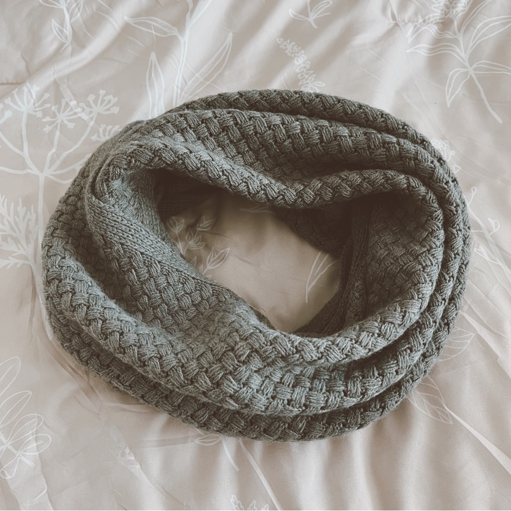 Cozy Gray Knit Infinity Scarf ☕️🐭